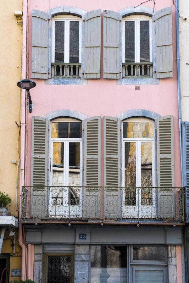Appartement NOUVEAU ! Studio NEUF, charme de l ancien, balcon, Netflix 4K...  à Bagnères-de-Bigorre Extérieur photo
